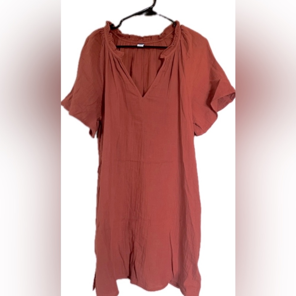 OLD NAVY Split-Neck Mini Swing Dress with side pockets. Excellent condition.